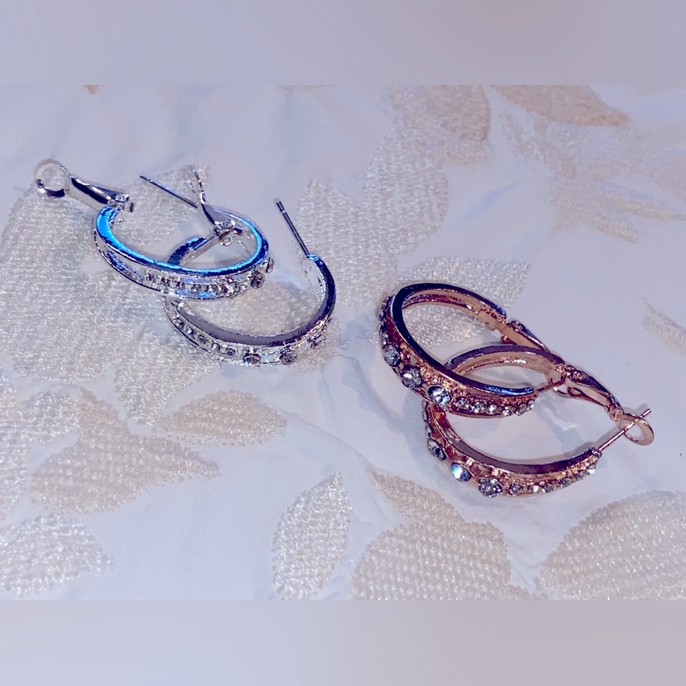NWT Lovely Rhinestone Accented Hoop Earrings- Available in Gold💛 & Silver🩶 Tones